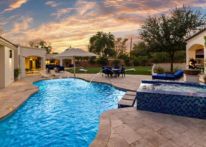 Luxury Ranch With Pool, Pickleball & Holiday home *
