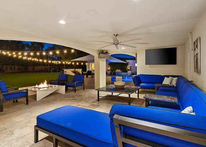 Luxury Ranch With Pool, Pickleball & Holiday home *