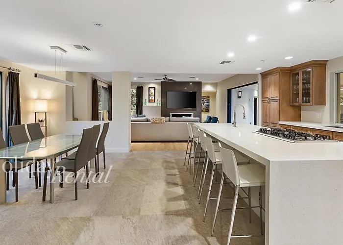 Luxury Ranch With Pool, Pickleball & Holiday home
