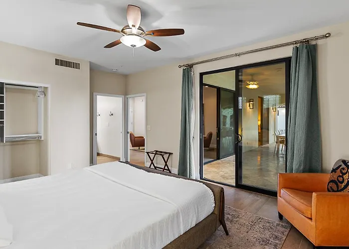 Luxury Ranch With Pool, Pickleball & Holiday home