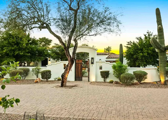 Luxury Ranch With Pool, Pickleball & Holiday home *